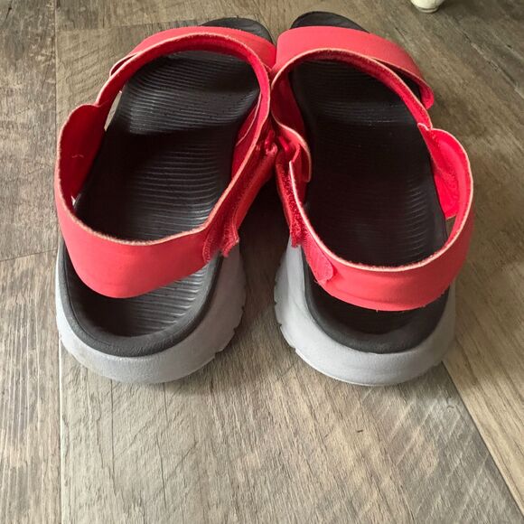 Nike Man's Size 10 Strap Hook Beach Shower Sandal - Picture 2 of 5